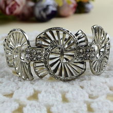 春夏銀光 歐美原單鑲鉆飾品，個性時尚新風潮